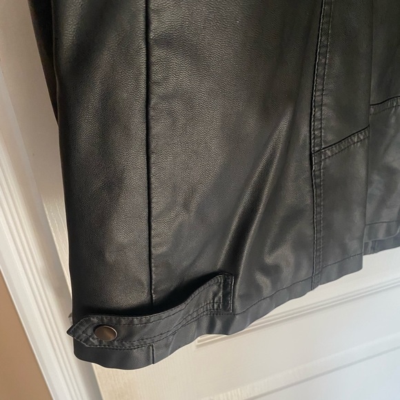 •SOLD• NWOT Penningtons Faux Leather Jacket - Picture 4 of 4